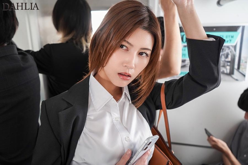 DLDSS-483 screenshot 1 I'll turn my competitive mother into a bitch! A live-action adaptation of the super popular comic series that has sold over 90,000 copies! Suzume Mino