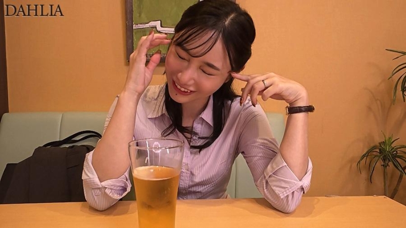 DLDSS-484 screenshot 1 Lucky me! I won't remember anything after drinking. A newly married office lady in a tight, thick suit is subjected to obscene clothed sex, resulting in an amnesia NTR! Chiharu Mitsuha