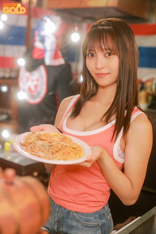 MGOLD-060 screenshot 1 Lisa, a slender, tanned beauty from the Land of Smiles, attends university while working part-time at an Asian izakaya (pub) and makes her AV debut.